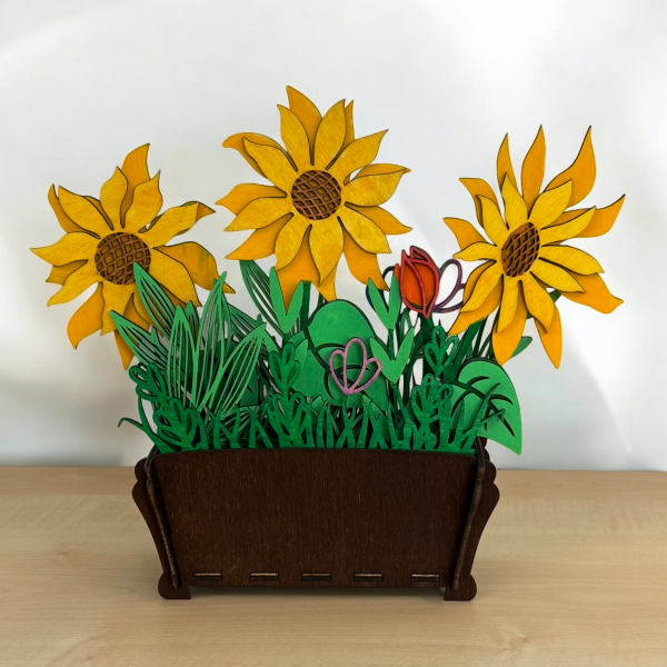 Blumenkasten mit Sonnenblumen